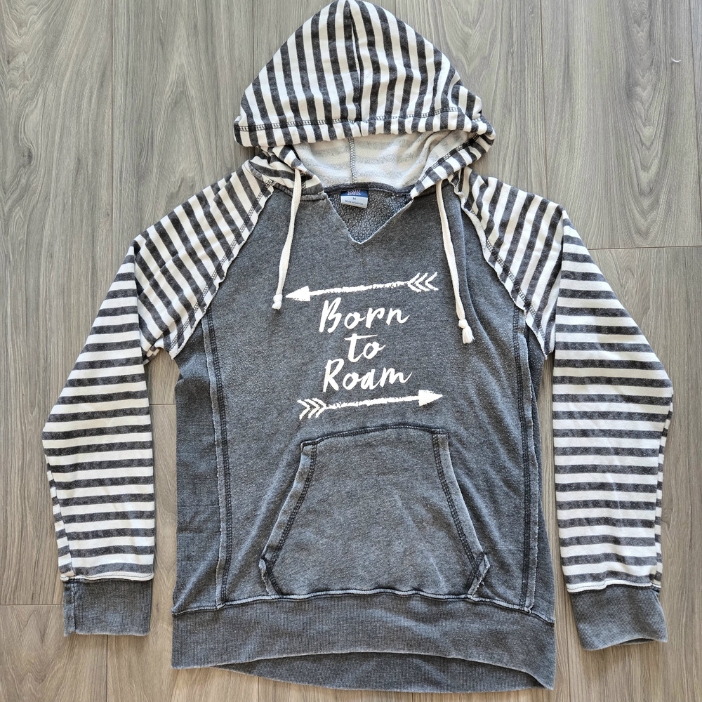 MV Sport Born To Roam Hoodie Women's Size Medium Sweatshirt Gray White EUC
